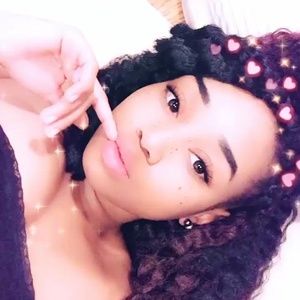 Meet your Posher, Alisha